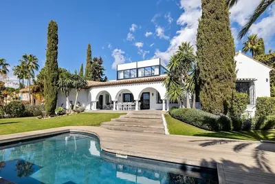 Villa Flamenca - 5-Bed Luxury Villa In Las Chapas