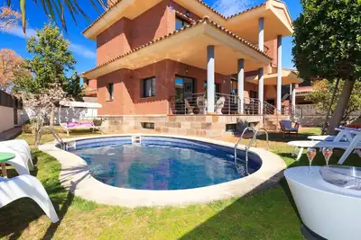 Image de Villa Wine Experience Salou Piscine Privée, Barbecue, Spa, Cave à vin et Jeux
