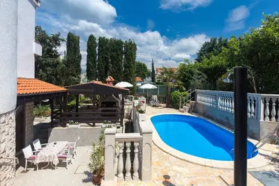 Image de Appartement de vacances Malinska pour 1 - 5 personnes avec 2 chambres Ă coucher - Appartement de vac