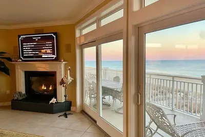 Image de Luxe bord de mer avec 5 chambres comprend un cinéma maison