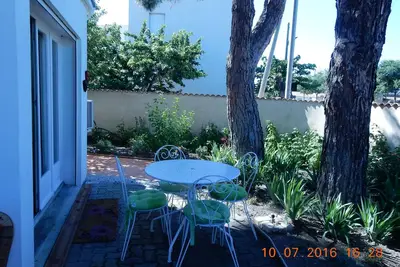 Image de R de C D'une villa - Entre le RhĂ´ne et la Mer
