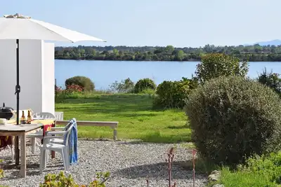 Image de A 5 km d'Aléria et ses plages, au calme, nature, bord de lac (72 hectare).