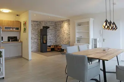 Image de Penthouse spacieux et ensoleillé avec piscine et sauna