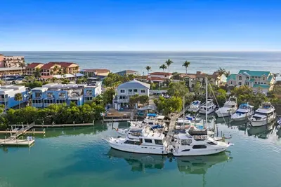 Image de Waterfront Condo avec bateau Slip - Main