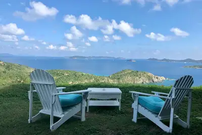 Image de Vue spectaculaire, appartement d'une chambre calme et abordable, à quelques minutes de la plage