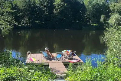 Image de Lumière vive, Moderne Accueil Lakefront - A un jet de pierre de bord de l'eau!