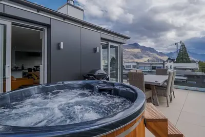 Image de Bain à remous | 5 minutes à pied de la ville | Luxe moderne
