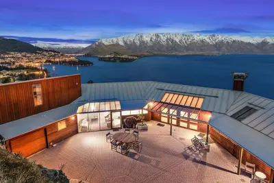 Image de Jaw dropping vue sur la montagne et le lac | Privé et luxueux | Vivre dehors