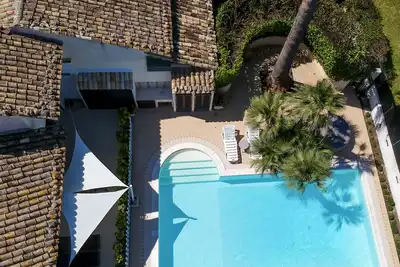 Image de Villa Rebecca White à 300 mètres de la mer avec piscine et jacuzzi