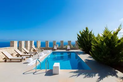 Image de Faethon, villa en pierre écologique avec piscine privée et vue sur la mer