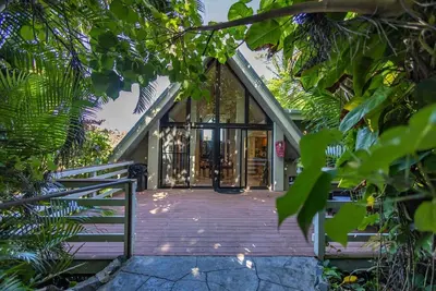 Image de Jasmine House - Spa privé dans la cour avec Lotus Pond et vue sur l'océan