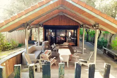 Image de Maison atypique avec belle terrasse ombragée