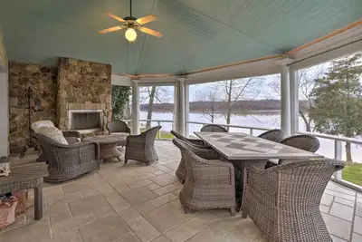 Image de Nouveau! Waterfront Prospect Home-20 Mi. Ă Louisville