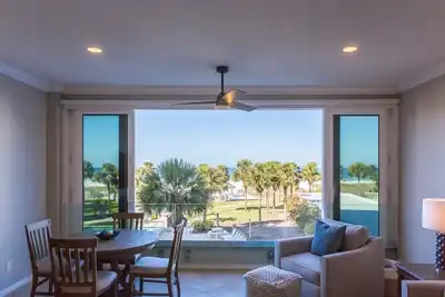 Image de Horizons West # 109 est un condo Siesta Key en bord de mer magnifiquement rénové