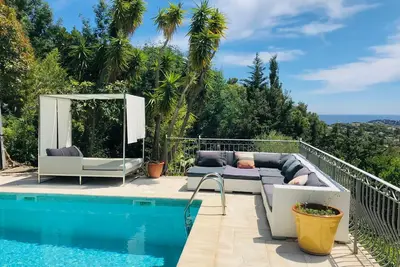 Image de Villa Moderne Californienne, Cavalaire-sur-mer (St Tropez), clim & pisc chauffée