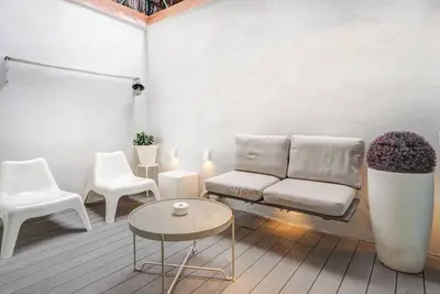 White Center Apartment by Hello Homes Sitges