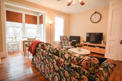 Image de Amsterdam TownHouse \/ Nyc Suite-Downtown Jim Thorpe Near Mauch Chunk Opera House!