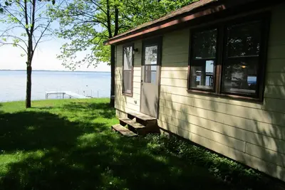 Image de Lakeside Cabin sur le magnifique lac vert