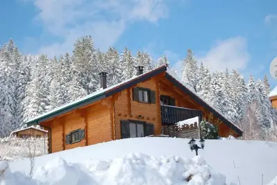 Image de Profitez du calme de ce chalet avec jolie vue en lisière de forêt
