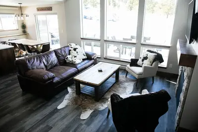 Image de Nouvelle maison 2019 — Jacuzzi — Wi-Fi — Vues sur la montagne — Familial