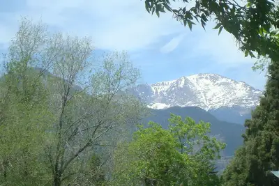 Image de Pikes Peak Cottage Dans La Vieille Ville De Colorado PRÈS Du Jardin Des Dieux
