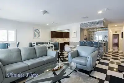 Image de Avantages gratuits inclus! Mise à jour, unique, personnalisé, condo 3 chambres à quelques pas de la plage! Châteaux Est Unité 3
