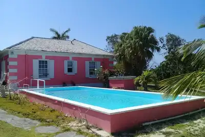 Image de Tara Estates niché sur une propriété privée.