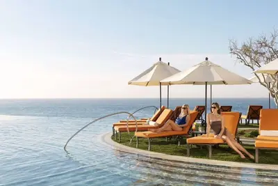 Image de Les vagues se rencontrent au paradis dans notre superbe complexe de Cabo San Lucas