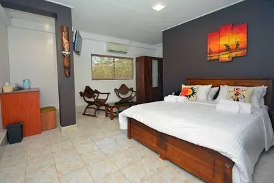 Image de Plage privée \/ Max 6 personnes \/ chambre à 2 lits \/ Wifi \/ Gym \/