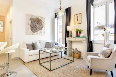 Image de Lovely duplex in prime location. Galera Iii