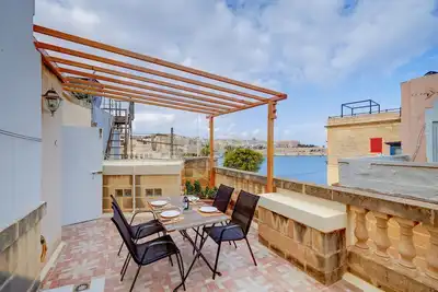 Image de Traditional Maltese Townhouse, Roof Terrace, Views