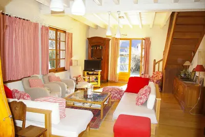 Image de St-Jorioz, 150m du Lac, chalet 190m2, jardin, 13pers