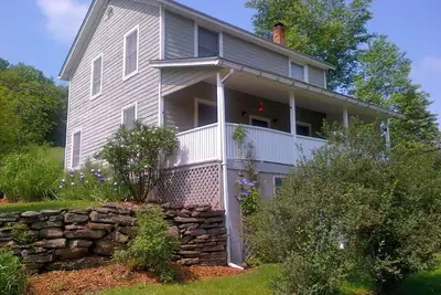Image de Maison de campagne pittoresque sur 20 acres, à 25 minutes de Bethel Woods (Woodstock)!