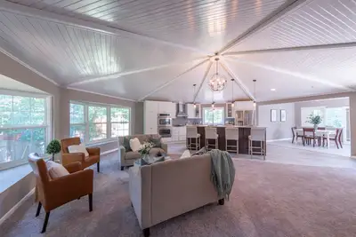 Image de Radiant Riverfront Retreat