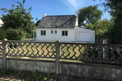 Image de Maison traditionnelle avec jardin clos