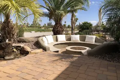 Image de Maison de rêve des golfeurs - sur le fairway avec voiturette de golf incluse