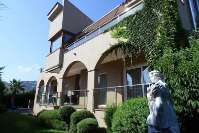 Image de Villa moderne Mongoda avec vue sur la mer