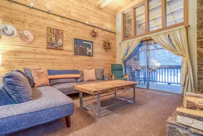 Image de Façade du terrain de golf qui accepte les animaux avec vue panoramique!