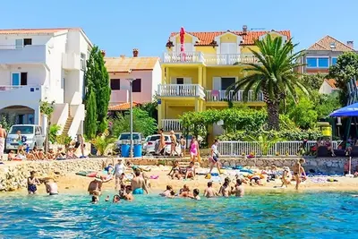 Image de Appartements Marin, (15989), Mandre, Croatia