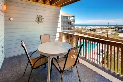 Image de Accueillant semi-bord de mer Rodanthe Condo-Resort piscine et ascenseur, promenade sur la plage
