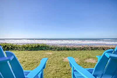 Image de Accès à la plage privée, vues panoramiques et chambres spacieuses
