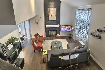 Image de Élégant centre-ville d'Indy Townhome près de Mass Ave
