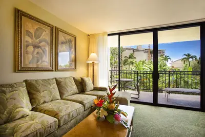 Image de Condo Aston Ka’anapali Shores avec deux chambres et vue sur le jardin Aks 2bg-4