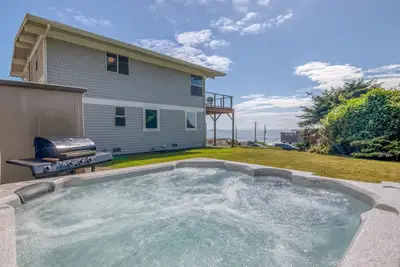 Image de Vues, terrasse géante et bain à remous, le tout dans Beautiful Roads End!