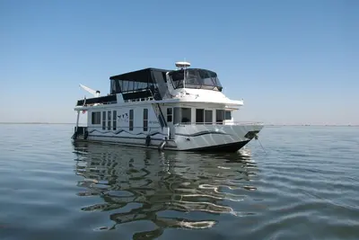 Image de Péniche personnalisée de luxe de 72 pieds \"Big Dog\"