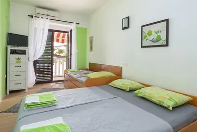 Image de Appartement d'une chambre avec le balcon et la vue sur le mer Jadranovo, Crikvenica (A-16739-a)