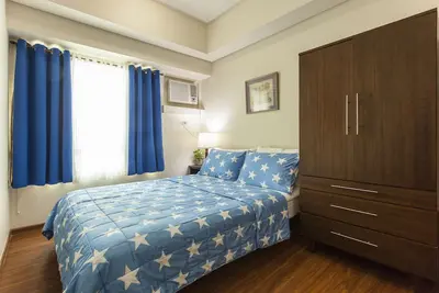 Image de One Bedroom Maison / Bureau avec Parking à Makati