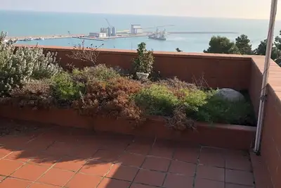 Penthouse Anna, au centre d'une petite ville avec une splendide vue mer