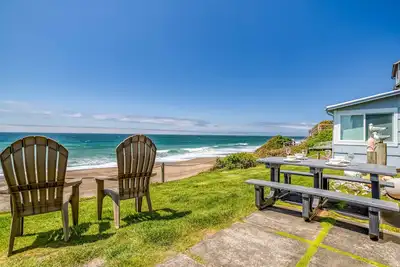 Image de Oceanfront 5-Bedroom a des vues spectaculaires, bain à remous et partout!