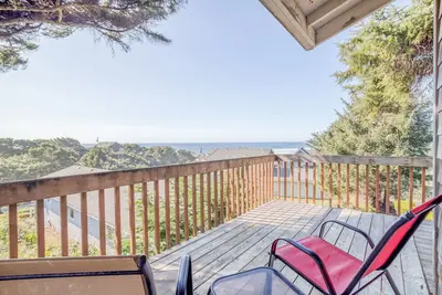 Image de Idéalement situé Accueil w / vue sur la mer et à proximité de Easy Beach Access